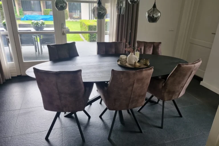 Eikenhouten eettafel op maat Hvwood&Steel